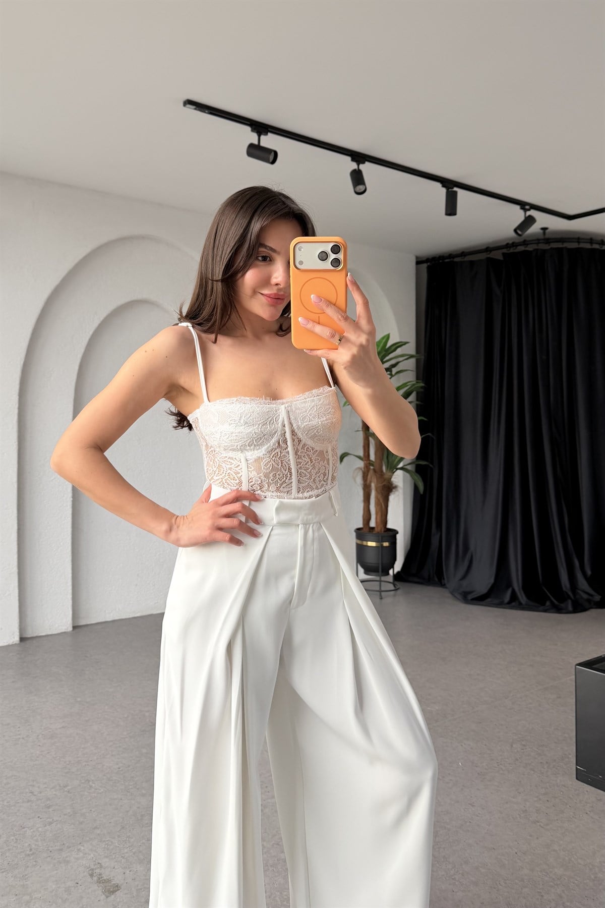 Kylie Beyaz Dantel Bodysuit 