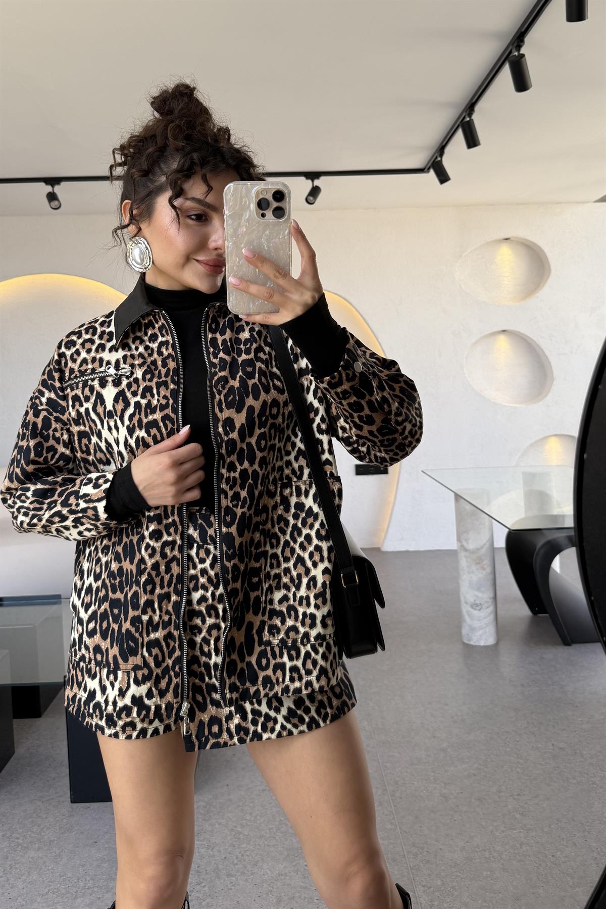 La Posa Yakası Deri Leopar Desen Ceket 