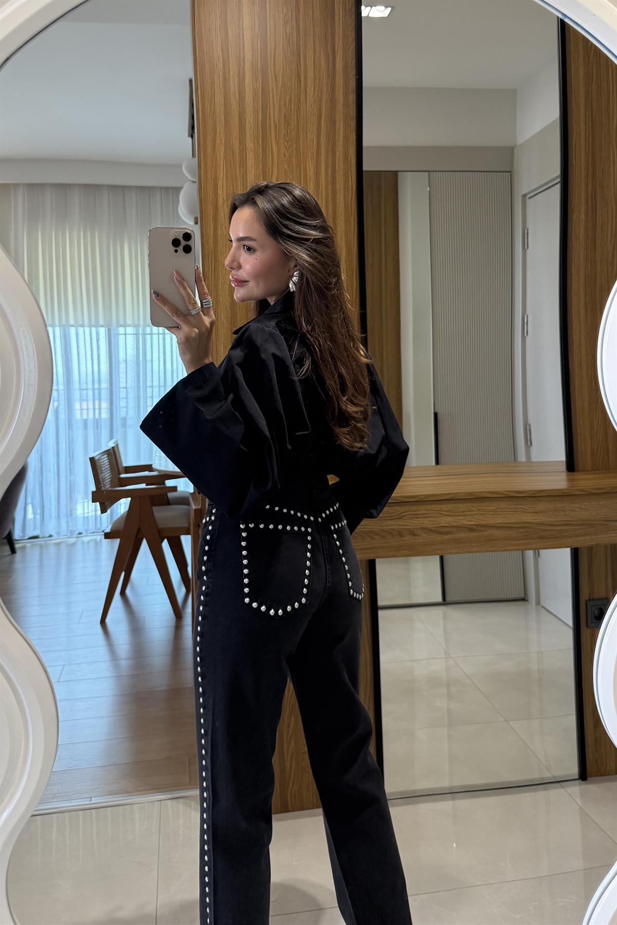Latina Kenarları Zımba Detaylı Jean
