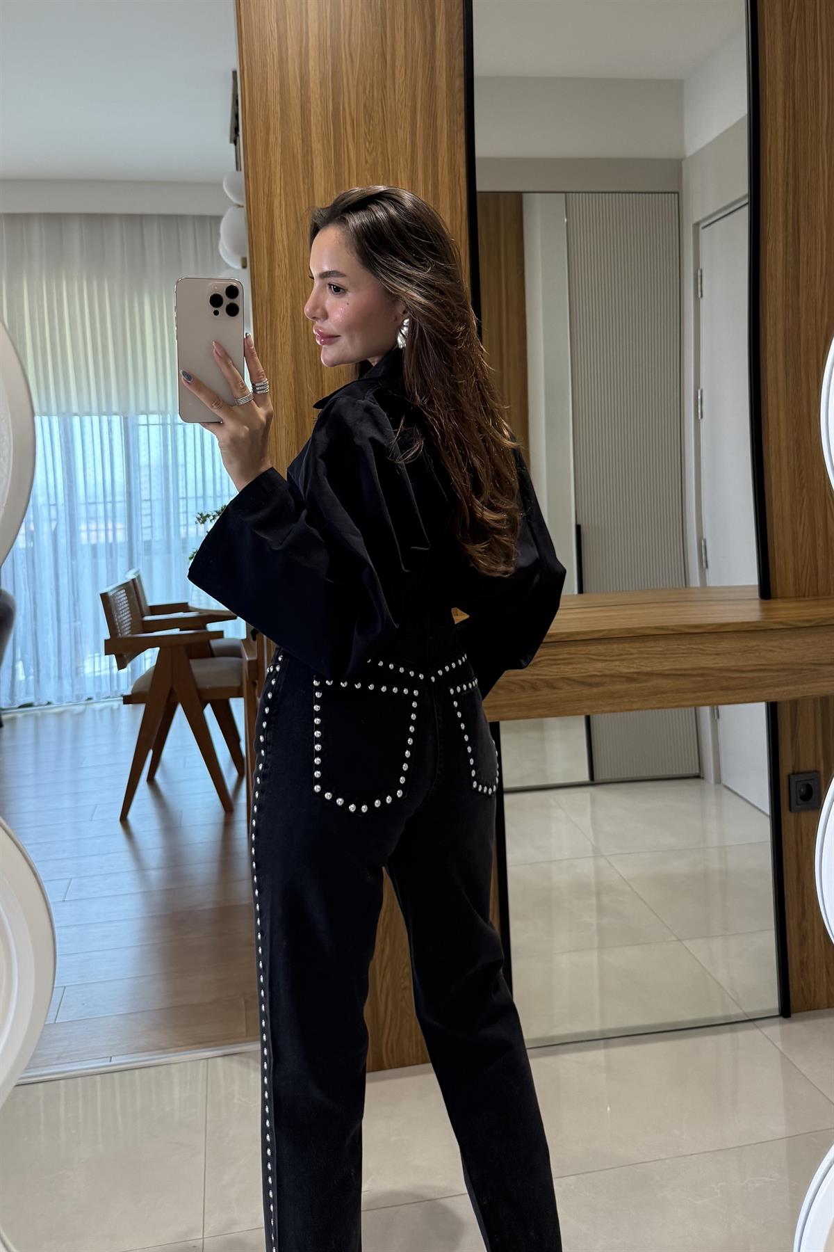 Latina Kenarları Zımba Detaylı Jean