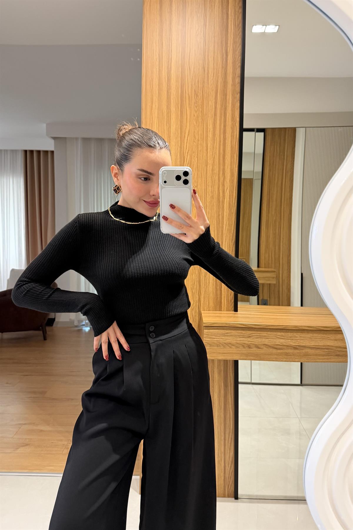 Laxi Siyah Triko Balıkçı Yaka Bluz 