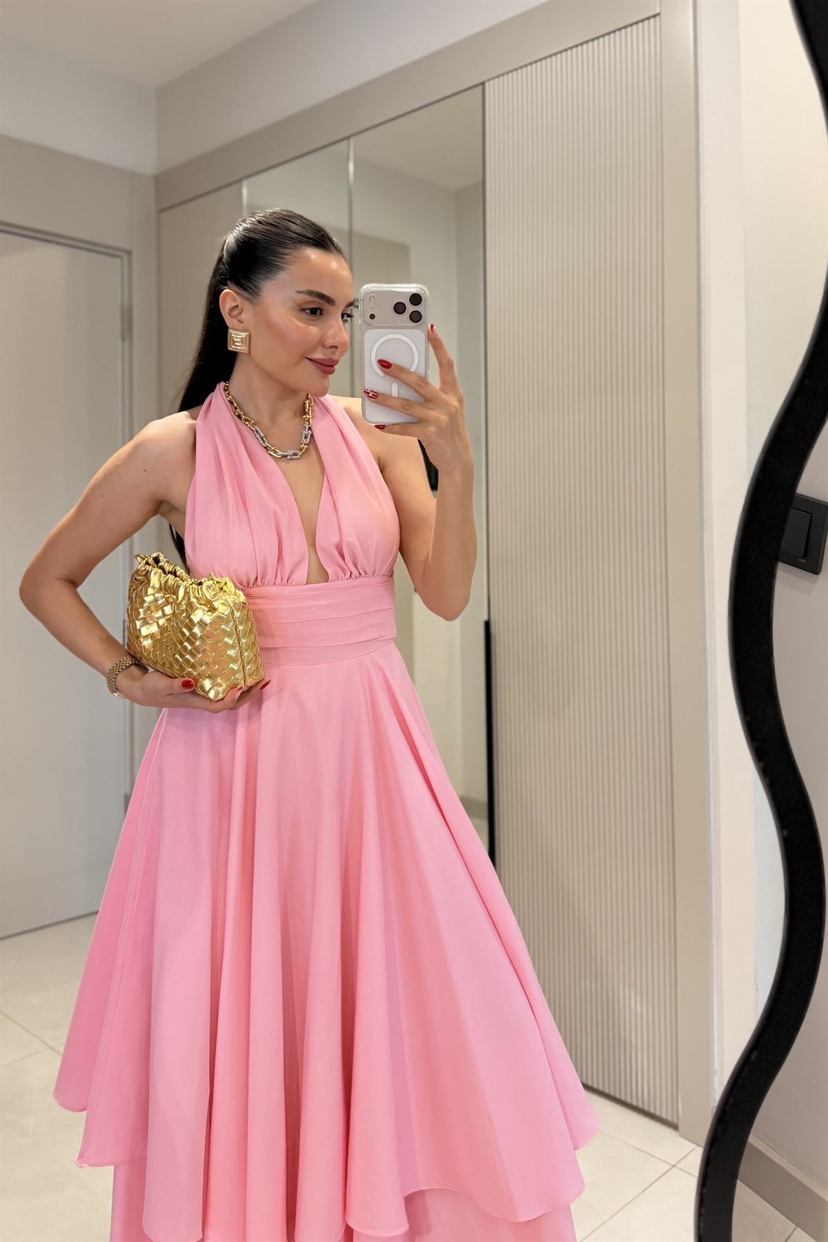 Layana Pembe Boyundan Bağlama Volanlı Elbise