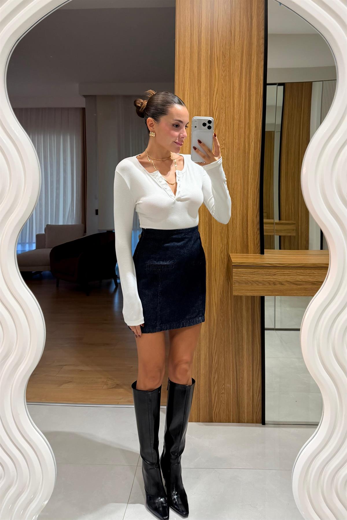 Lefon Beyaz Dügmeli Body