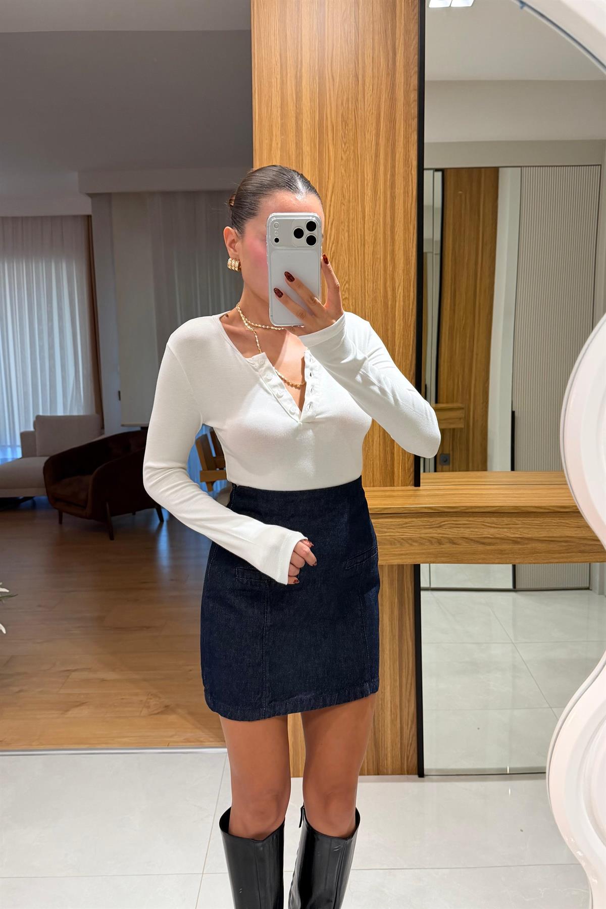 Lefon Beyaz Dügmeli Body
