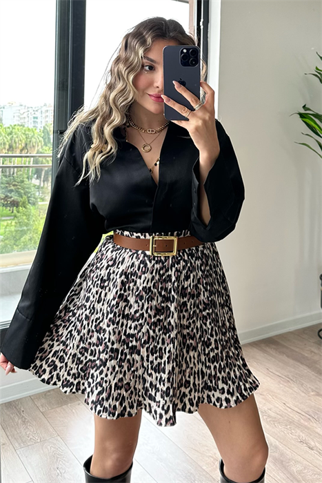 Leopar desenli pileli şort etek
