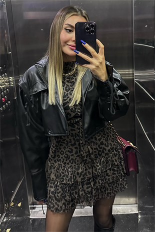 Leopar desenli şifon pileli elbise