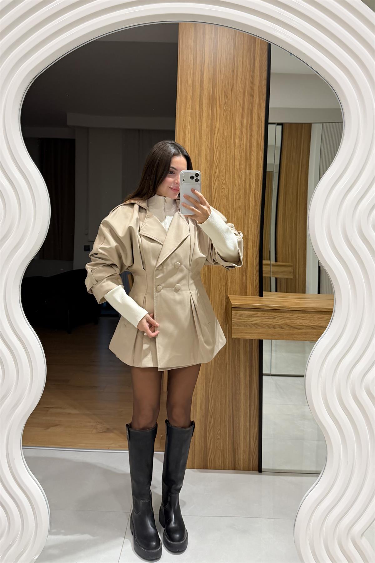 Lesha Bej Premium Şort Etekli Trenç Takım