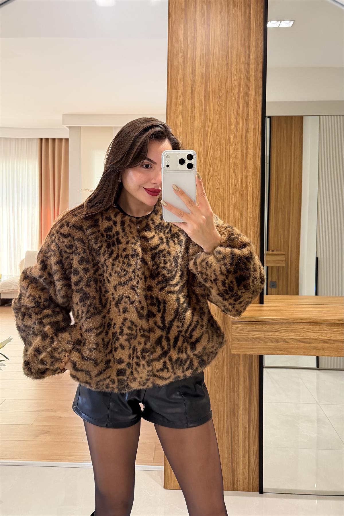 Lessa Kaplan Desen Kürk