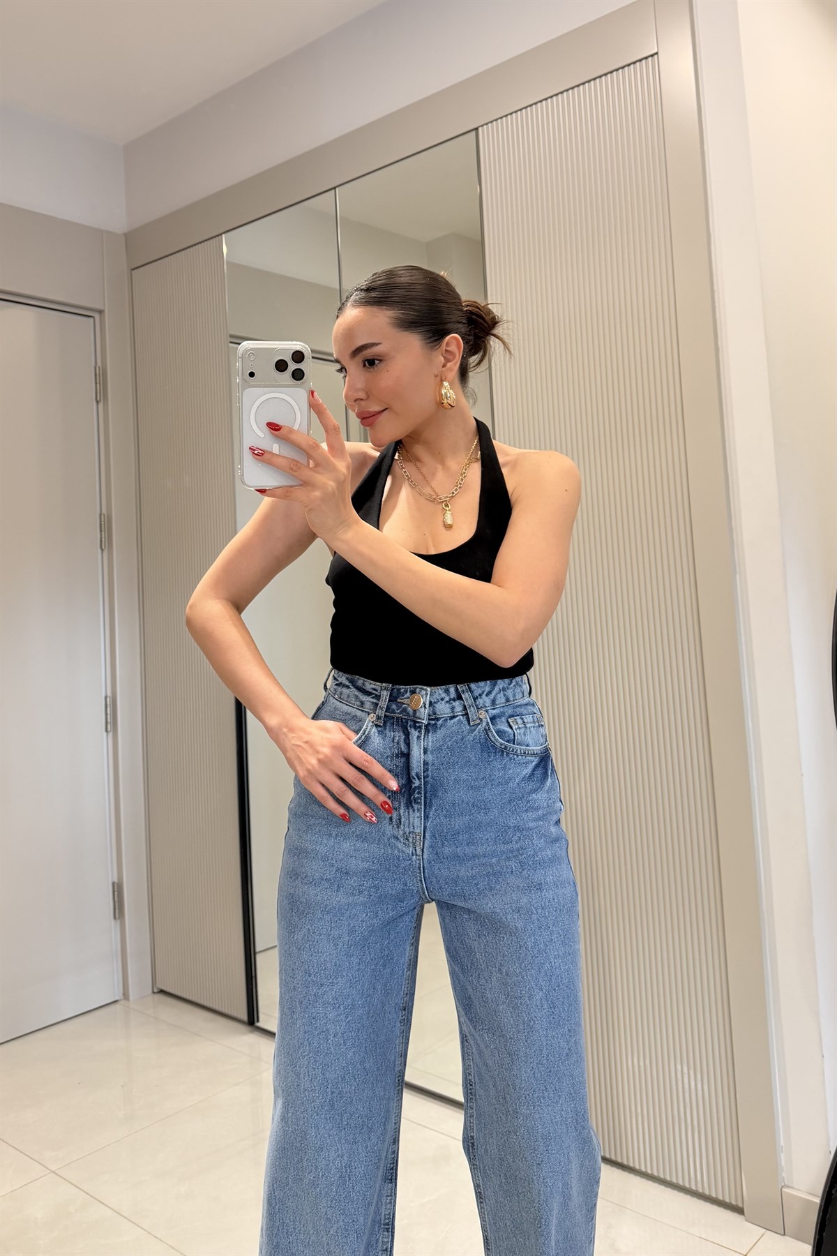 Leuven Siyah Halter Yaka Dilvin Crop