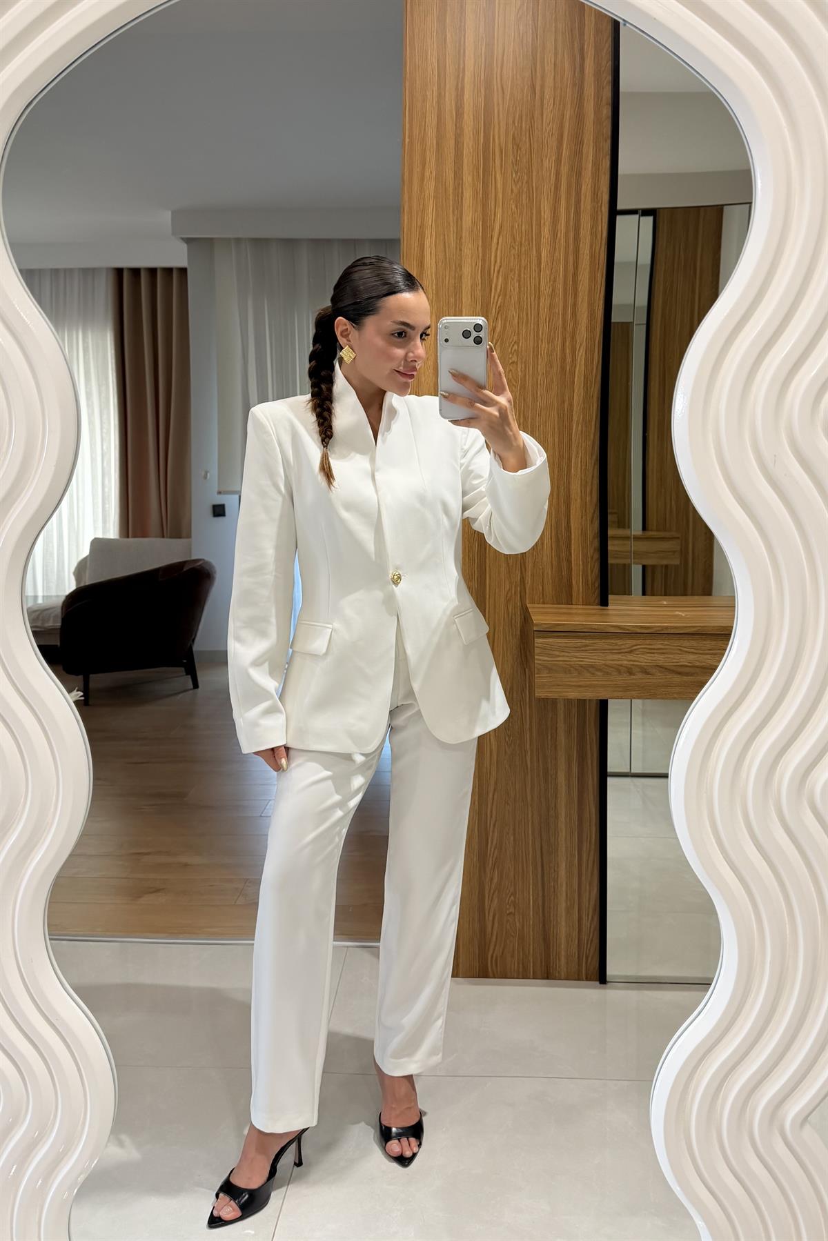 Liana Beyaz Blazer Havuç Pantolon Takım