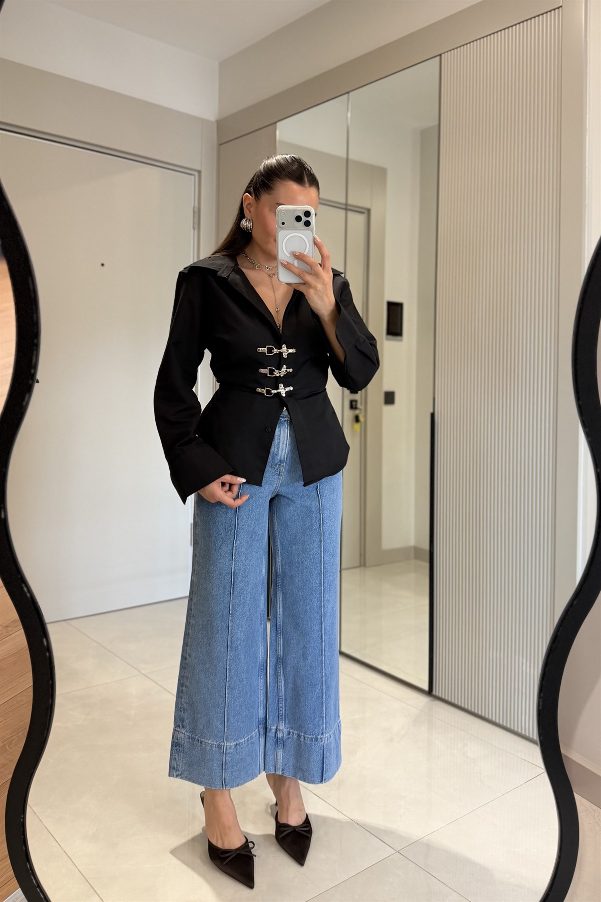 Lienty Siyah Vatkalı Kelepçeli Gömlek