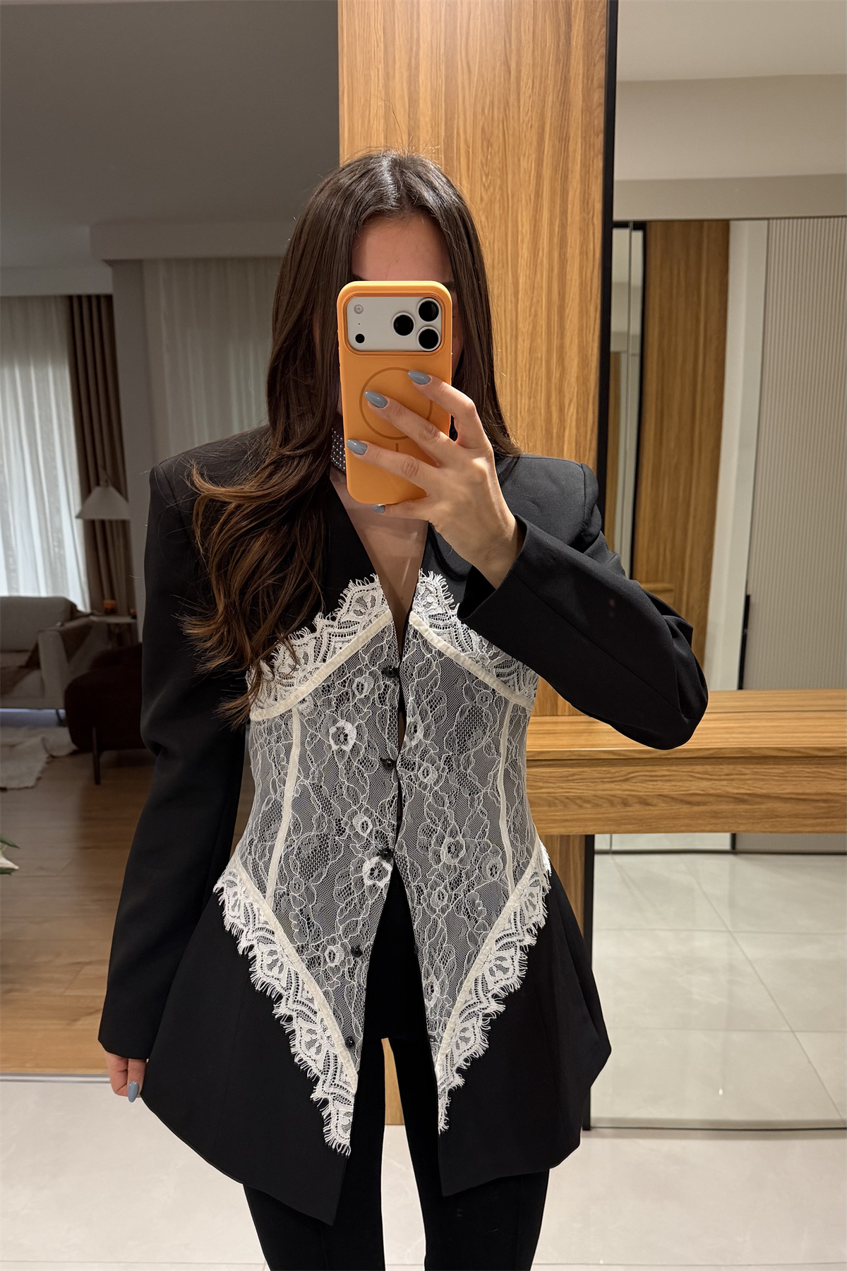 Linay Siyah Dantel Detaylı Blazer Ceket