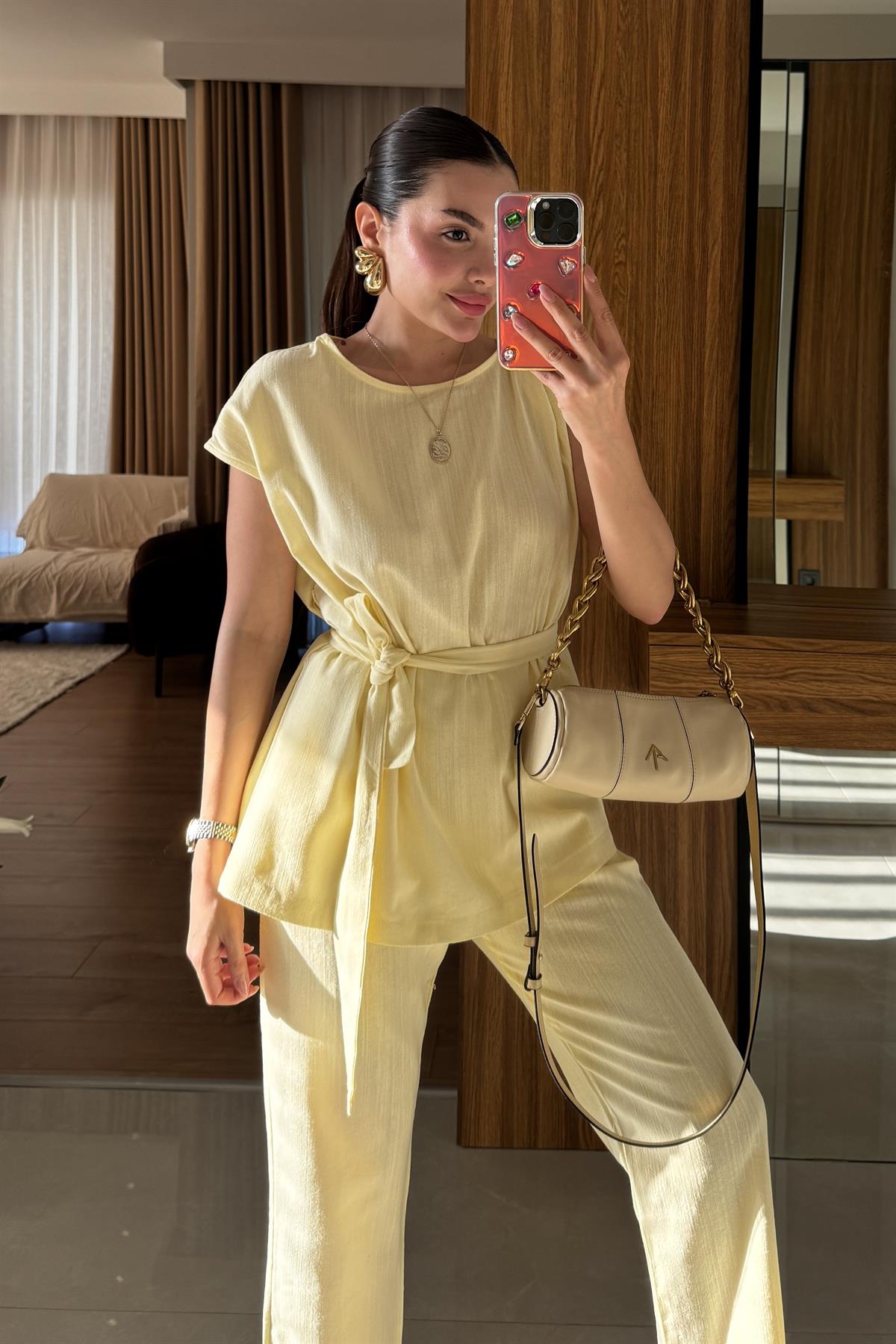 Lipa Sarı Omuz Detay Kuşaklı Takım