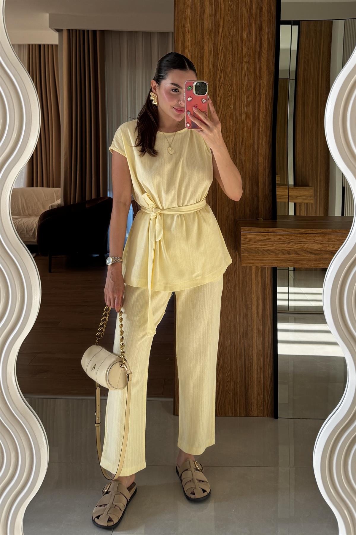 Lipa Sarı Omuz Detay Kuşaklı Takım