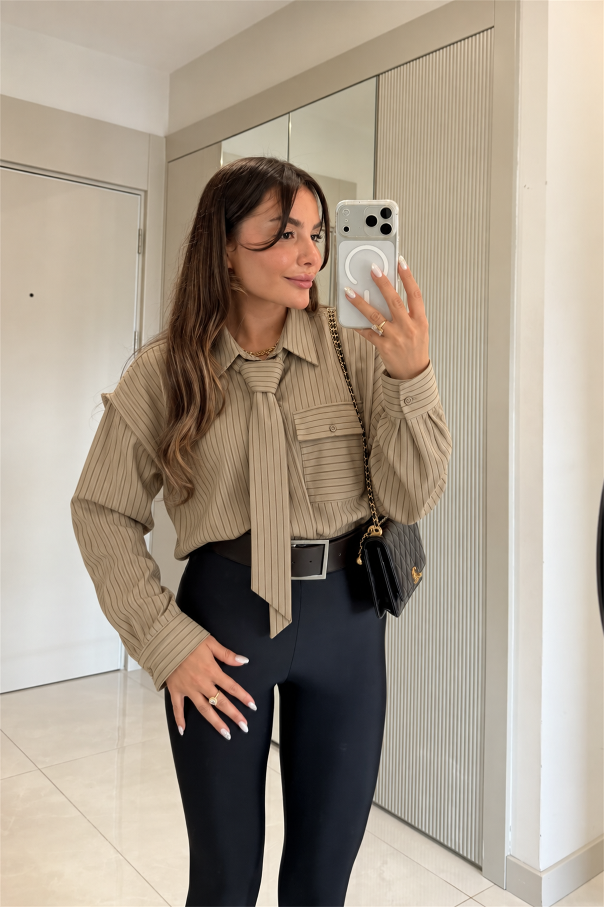 Lizia Vizon Kravat Detaylı Çizgili Gömlek
