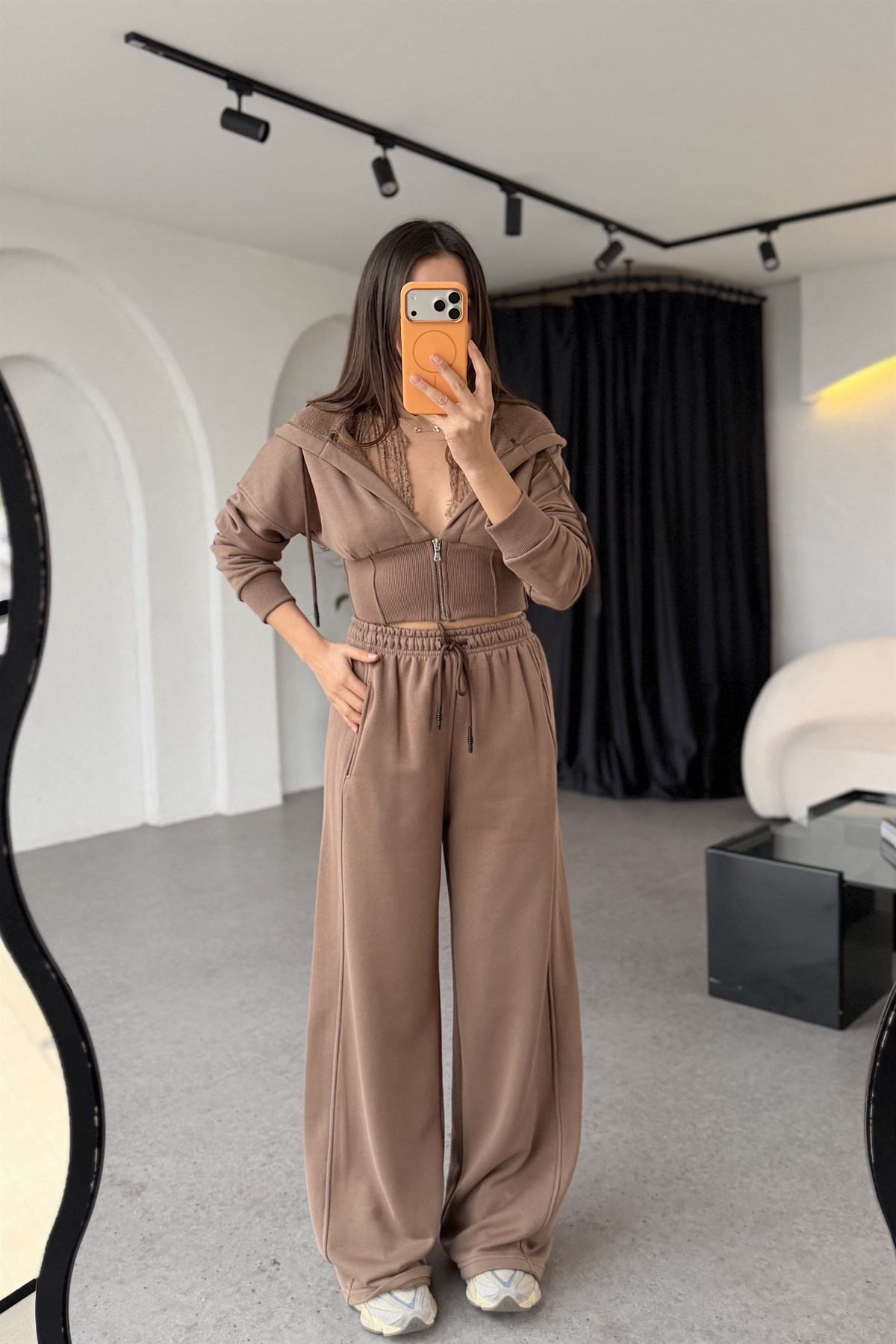 Loney Kahve Dantel Detaylı Eşofman Takımı