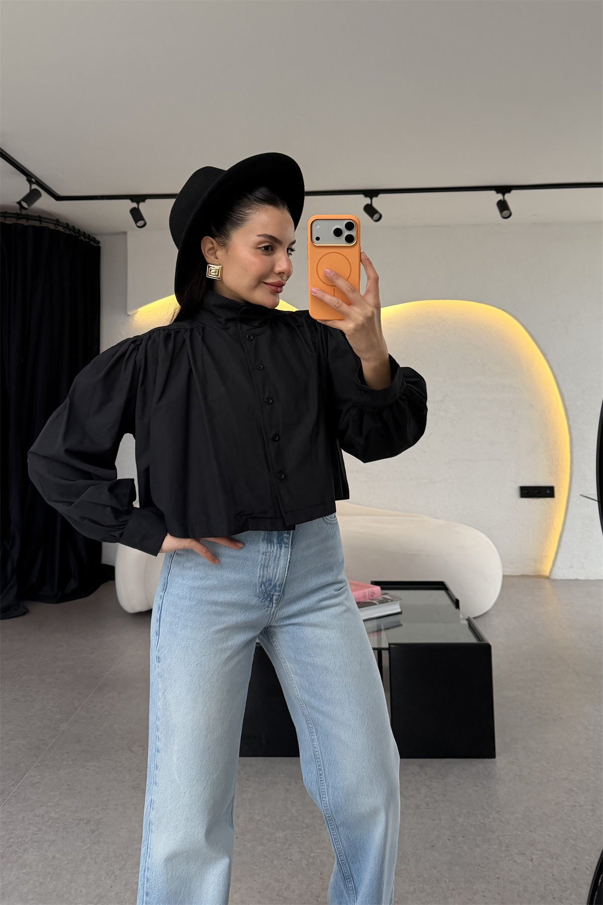 Lopsy Siyah Hakim Yakalı Balon Kol Gömlek