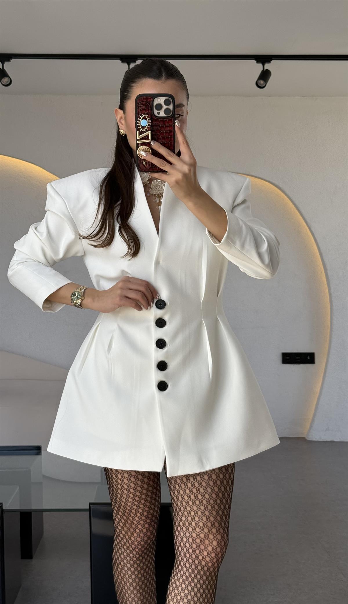 Lord Beyaz Belden Oturtmalı Etekli Takım 