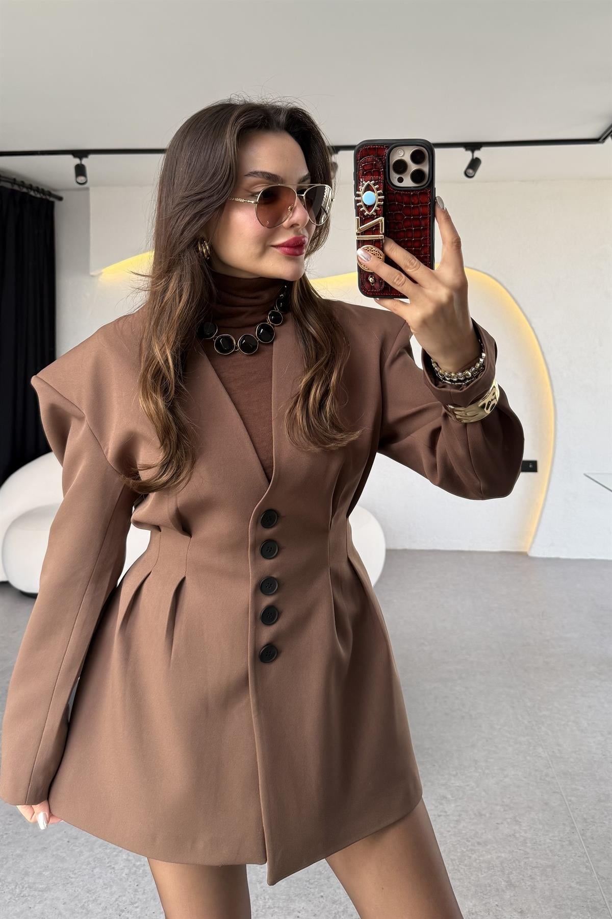 Lord Kahve Belden Oturtmalı Etekli Takım 