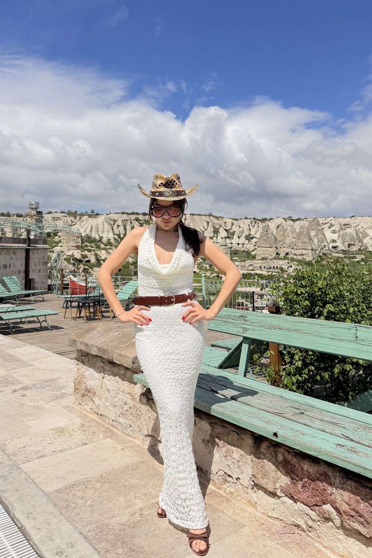 Lorena Beyaz Dantelli Degaje Yaka Elbise