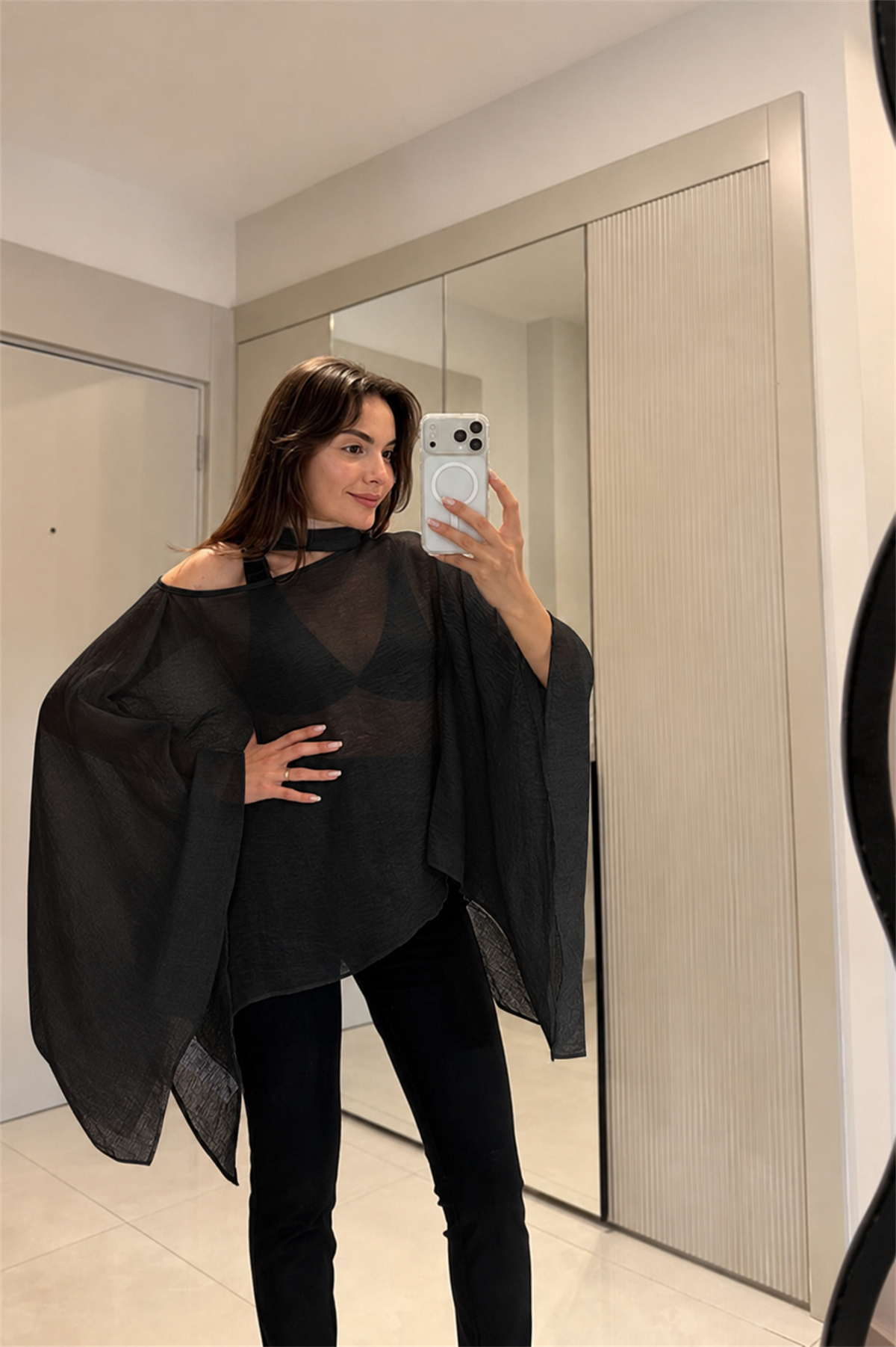 Loretta Siyah Pelerin Şifon Bluz