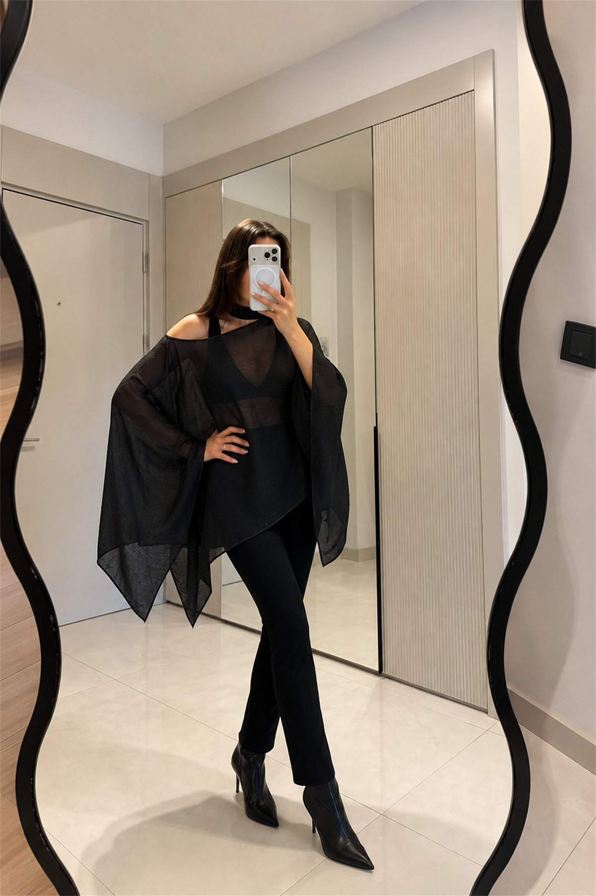 Loretta Siyah Pelerin Şifon Bluz