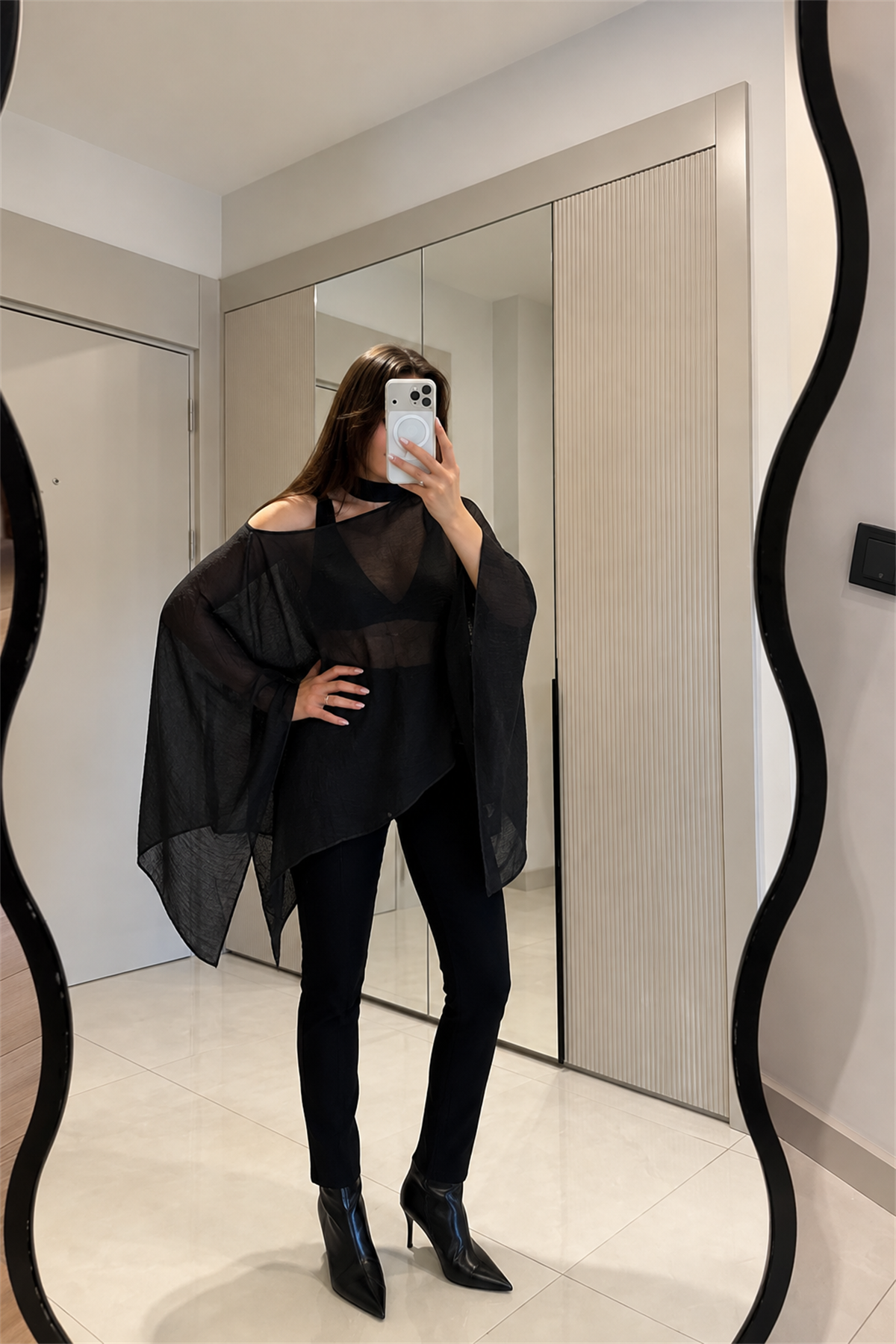 Loretta Siyah Pelerin Şifon Bluz