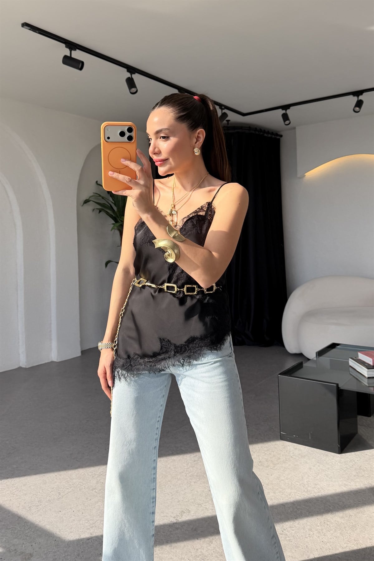 Lorie Siyah Dantel Detaylı Saten Bluz