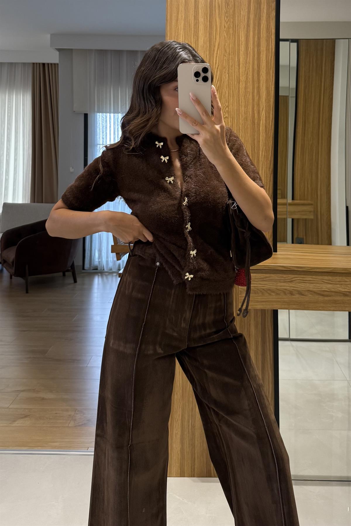 Luccia Kahve Düğme Detaylı Yumuşak Dokulu Triko Hırka