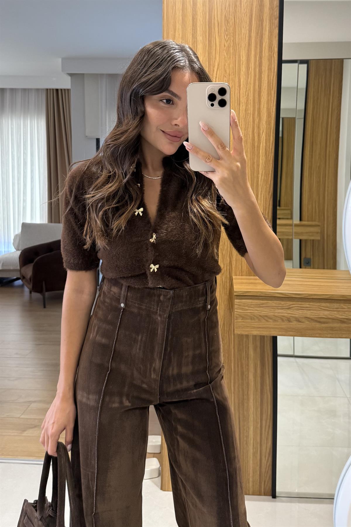 Luccia Kahve Düğme Detaylı Yumuşak Dokulu Triko Hırka