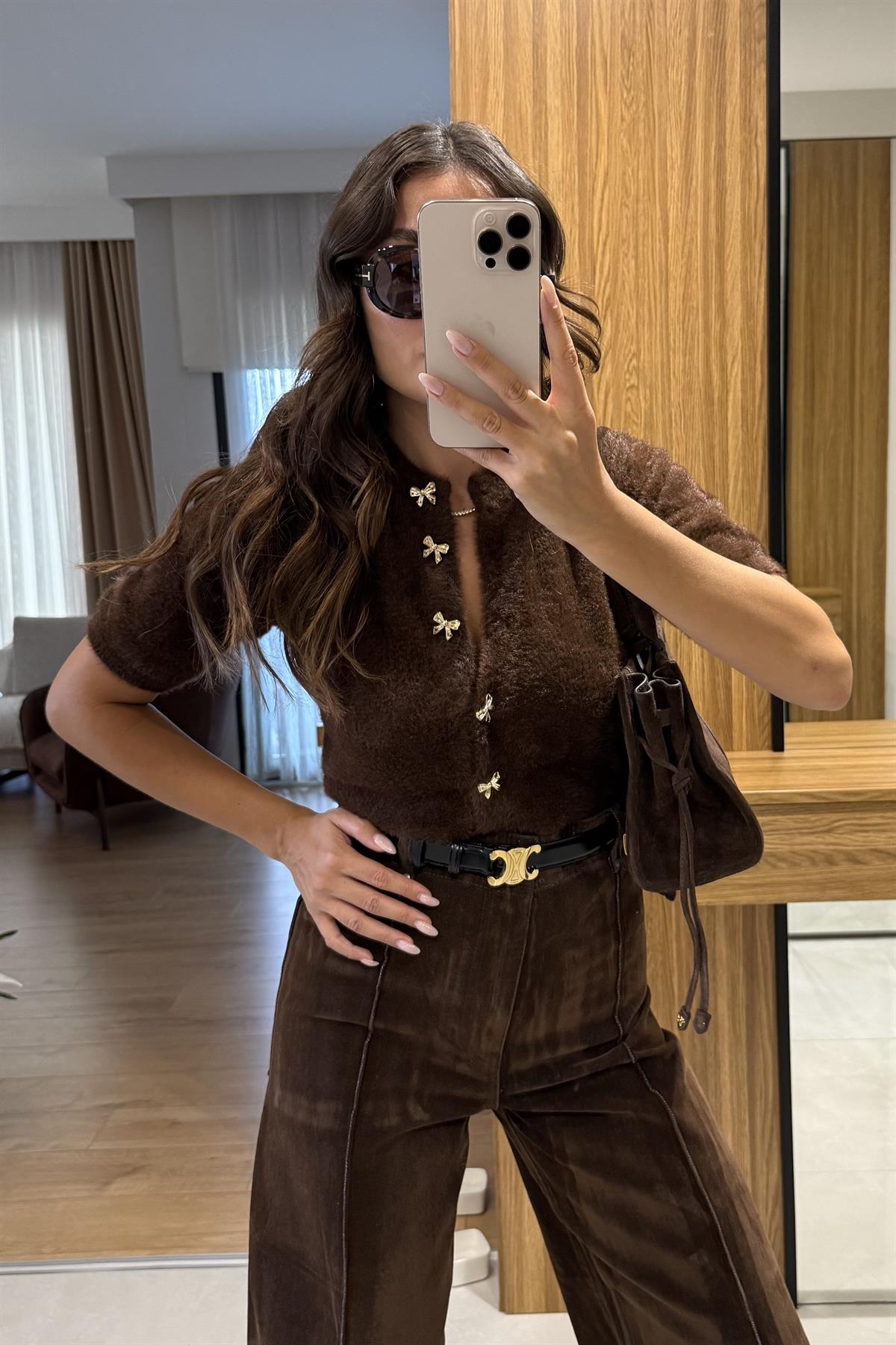 Luccia Kahve Düğme Detaylı Yumuşak Dokulu Triko Hırka