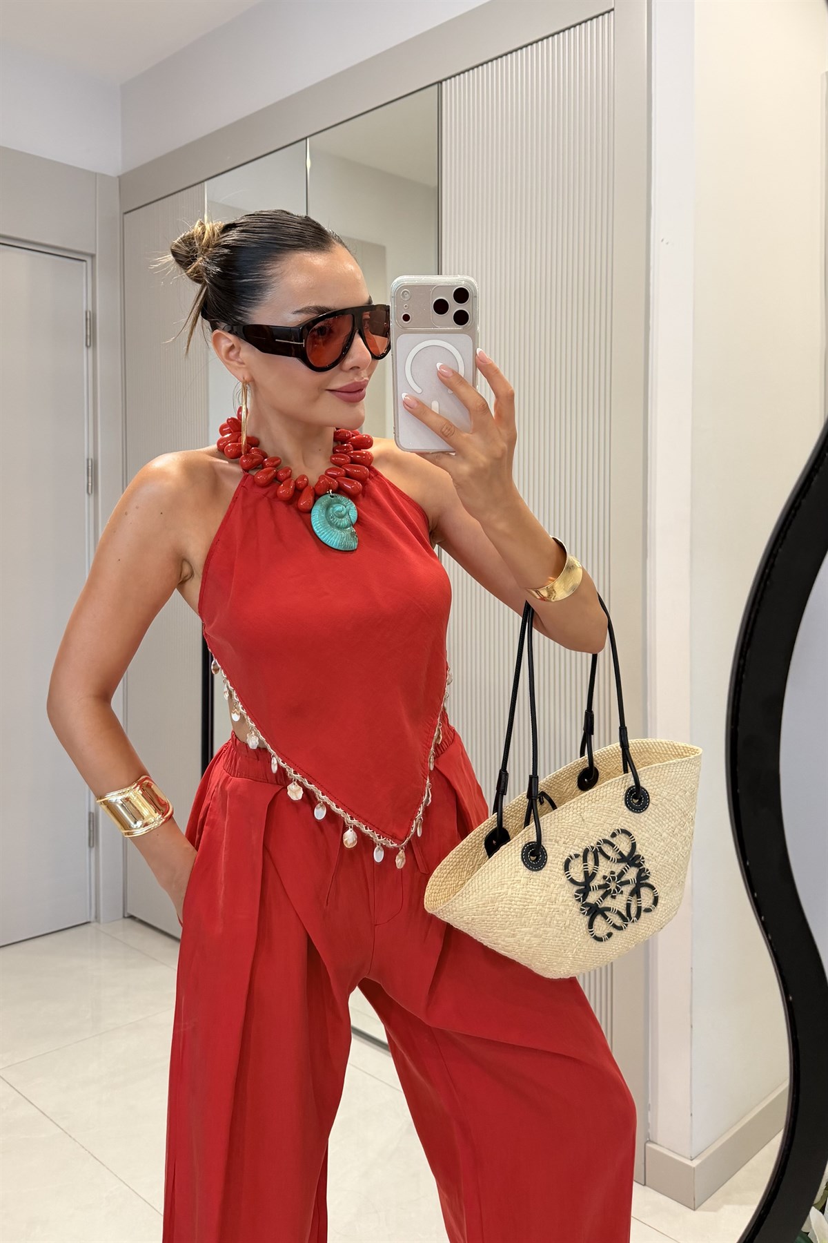 Lucienne Kırmızı Boncuk Detaylı Halter Yaka Takım