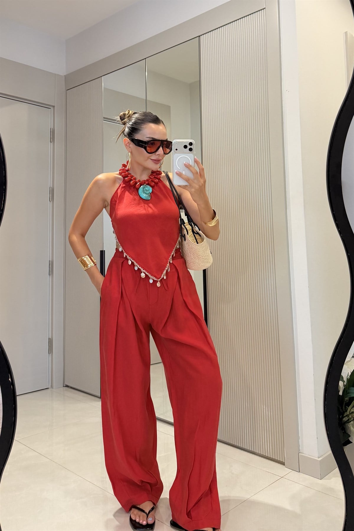 Lucienne Kırmızı Boncuk Detaylı Halter Yaka Takım