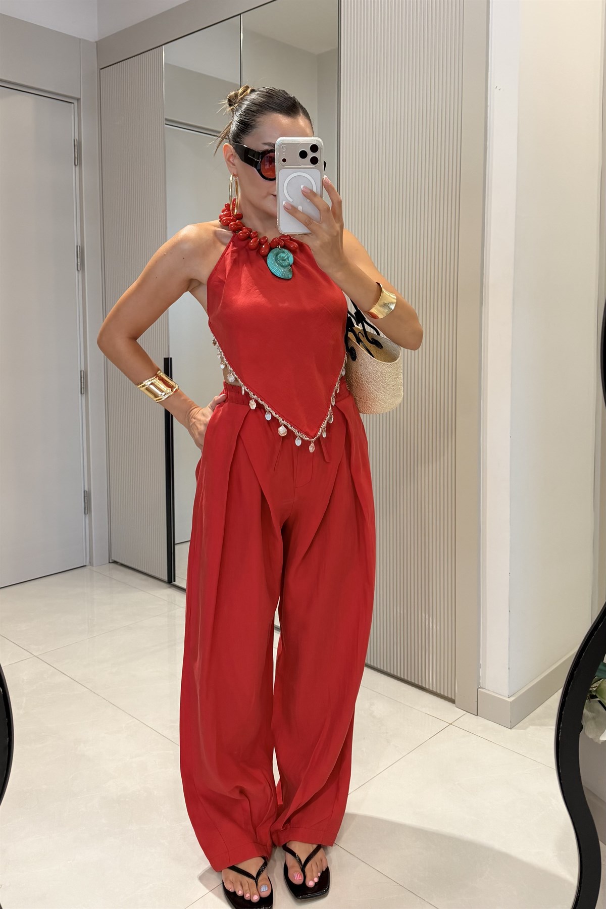 Lucienne Kırmızı Boncuk Detaylı Halter Yaka Takım
