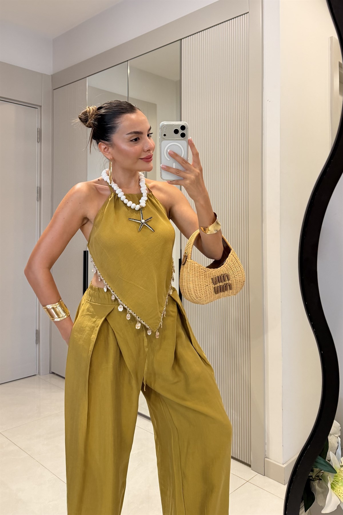 Lucienne Yağ Yeşili Boncuk Detaylı Halter Yaka Takım