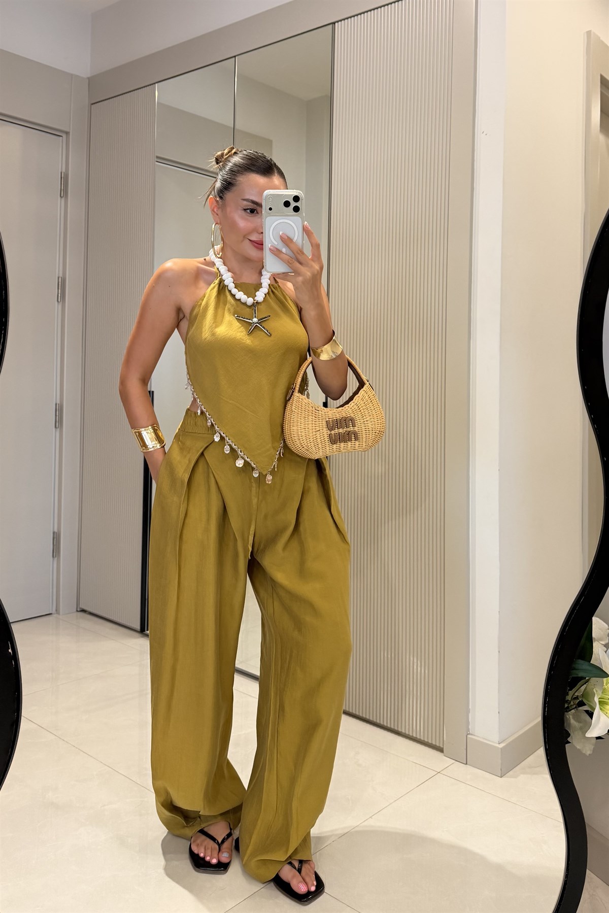 Lucienne Yağ Yeşili Boncuk Detaylı Halter Yaka Takım