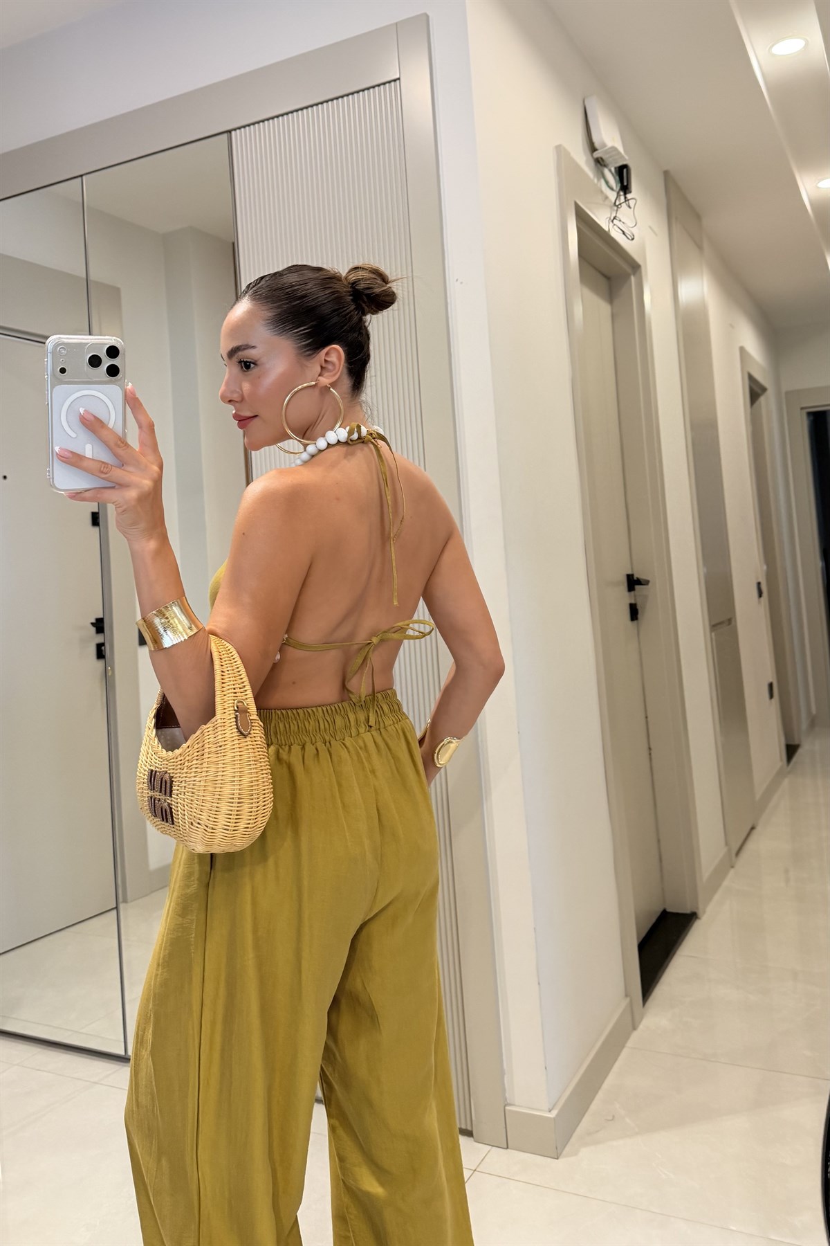 Lucienne Yağ Yeşili Boncuk Detaylı Halter Yaka Takım