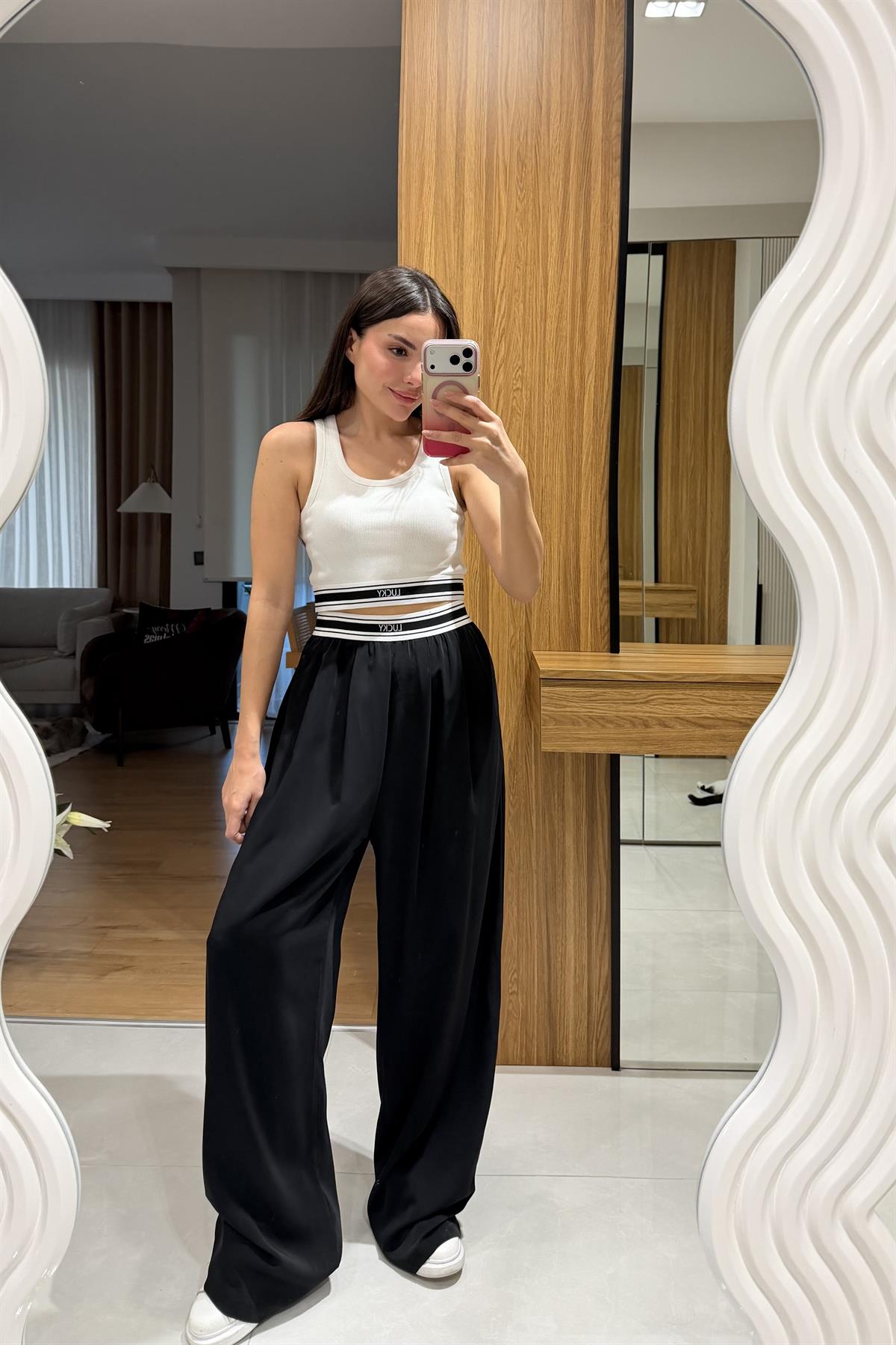 Lucky Yazılı Siyah Beli Lastikli Pantolon