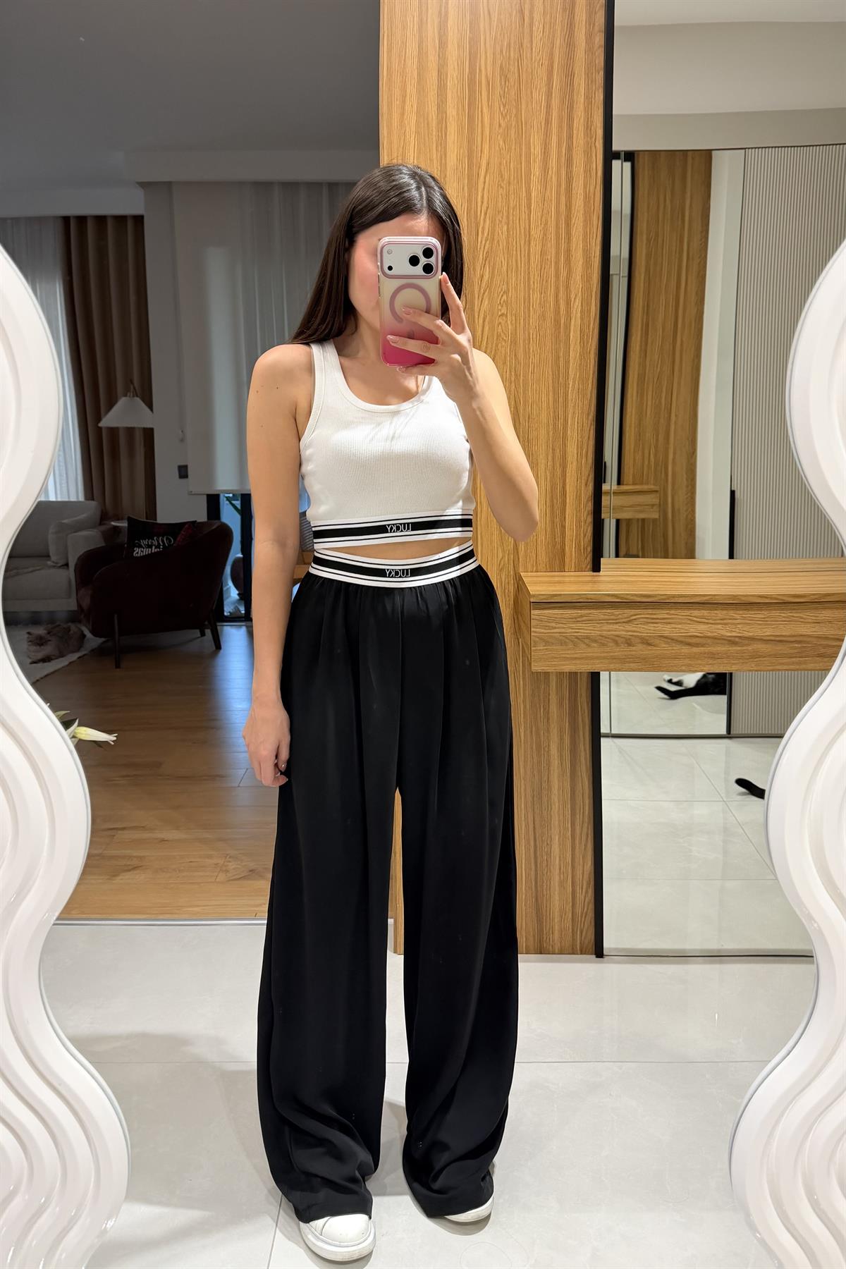 Lucky Yazılı Siyah Beli Lastikli Pantolon