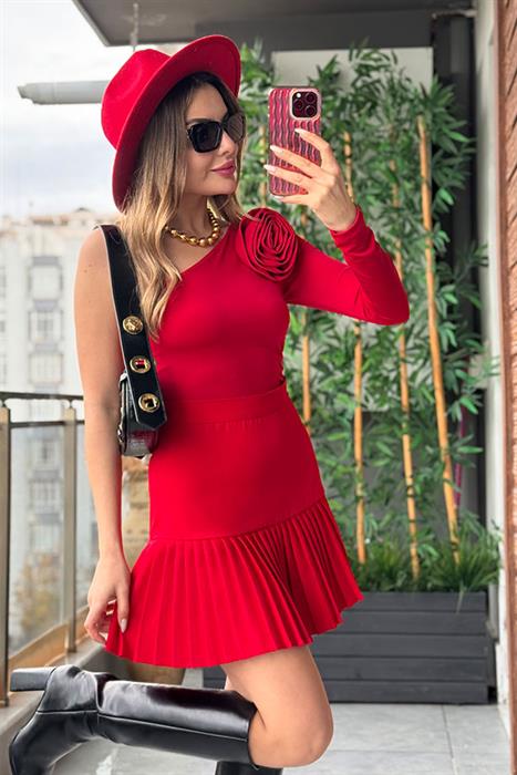 Ludovica Gül Broşlu Tek Kol Bluz - Kırmızı