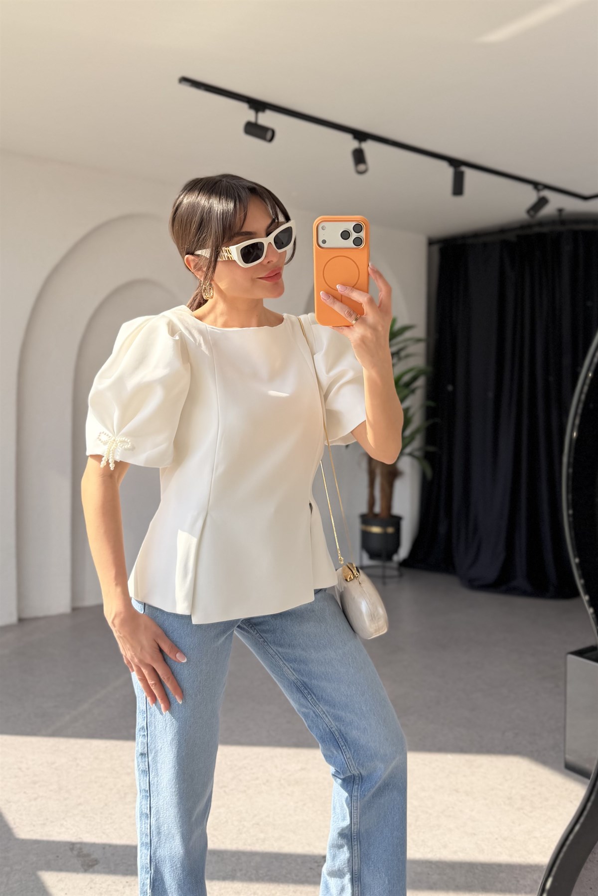Lunabel Beyaz Balon Kol İnci Detaylı Bluz