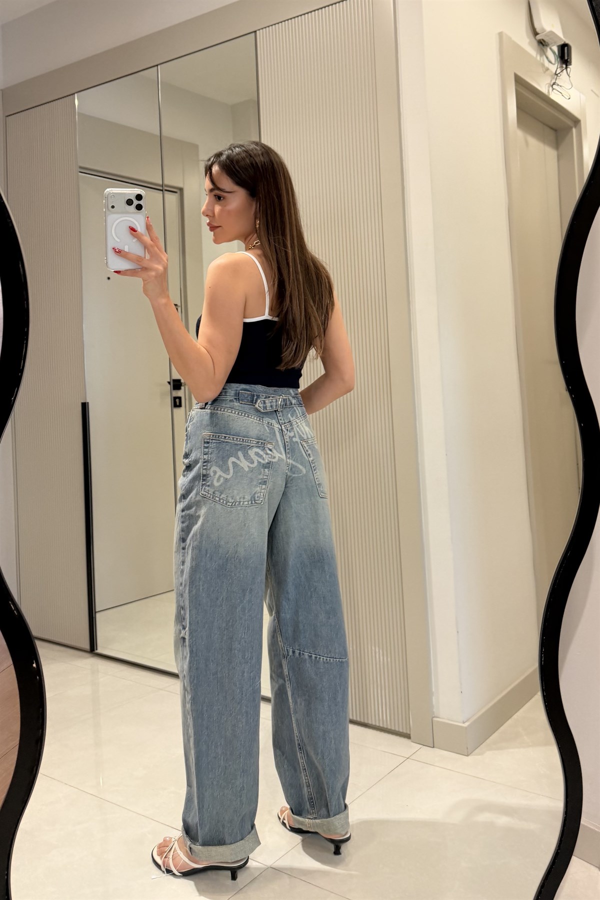 Lunessa Yıkamalı Baggy Arkası Yazı Detaylı Jean