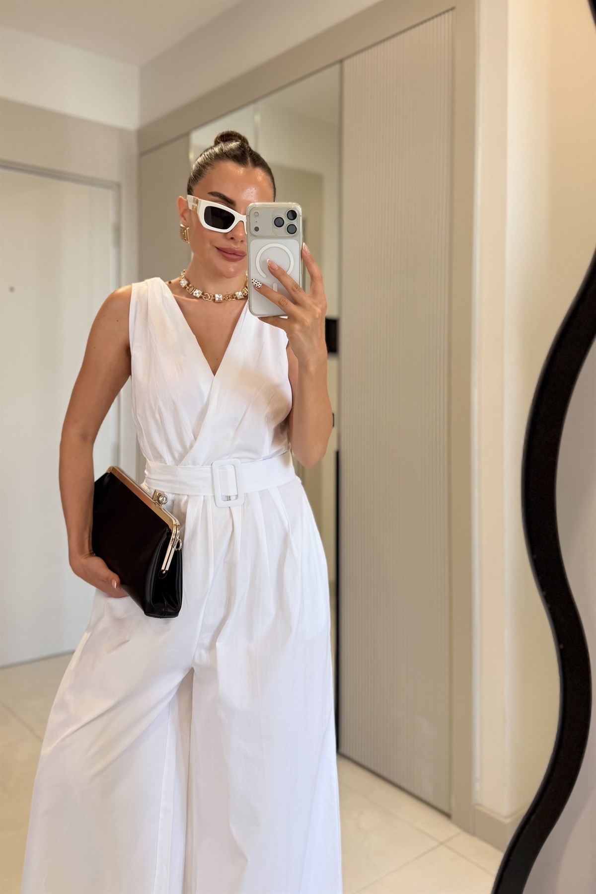 Madison Beyaz Kemerli V Yaka Bol Paça Tulum