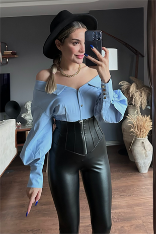 Madonna yaka belden oturtmalı mavi gömlek