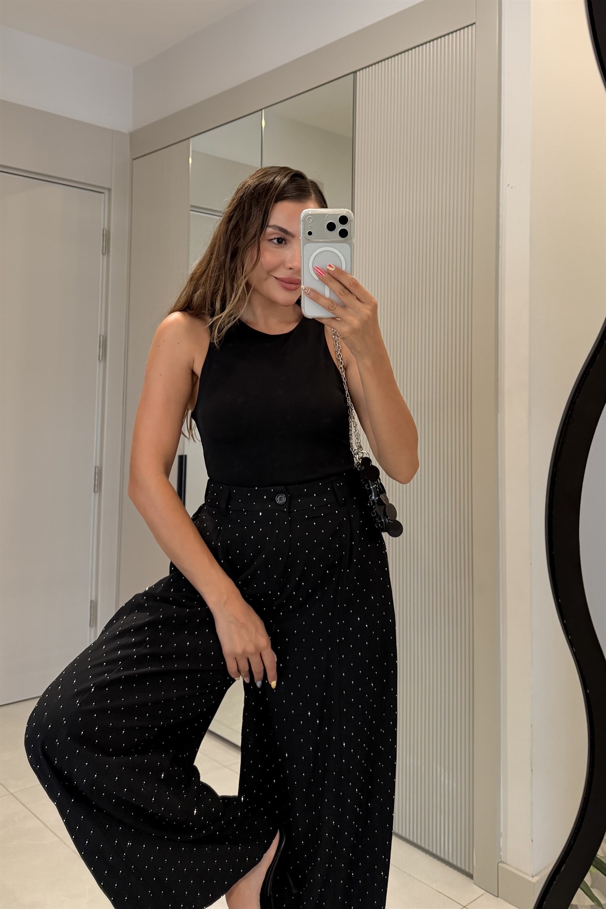 Manusa Siyah Taşlı Bol Paça Pantolon