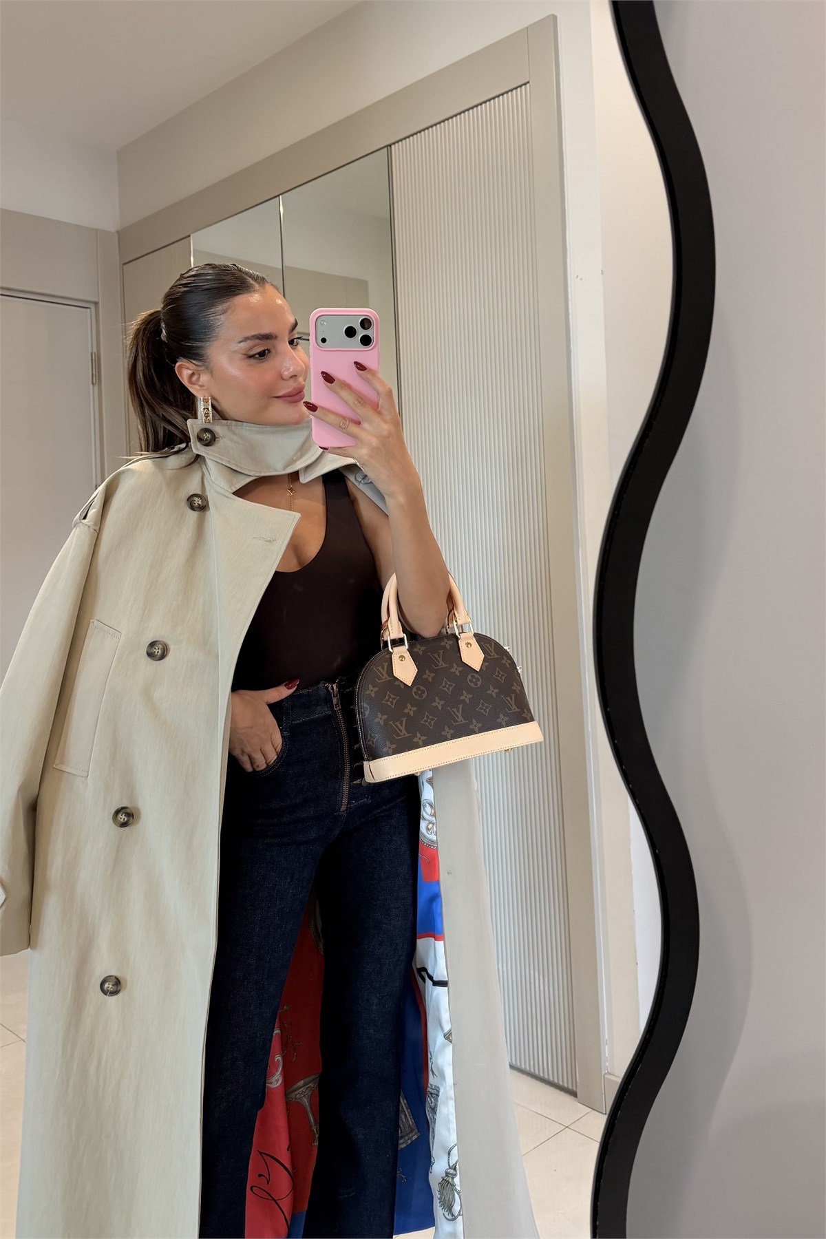 Marian Bej Astarı Desenli Dik Yaka Trenç