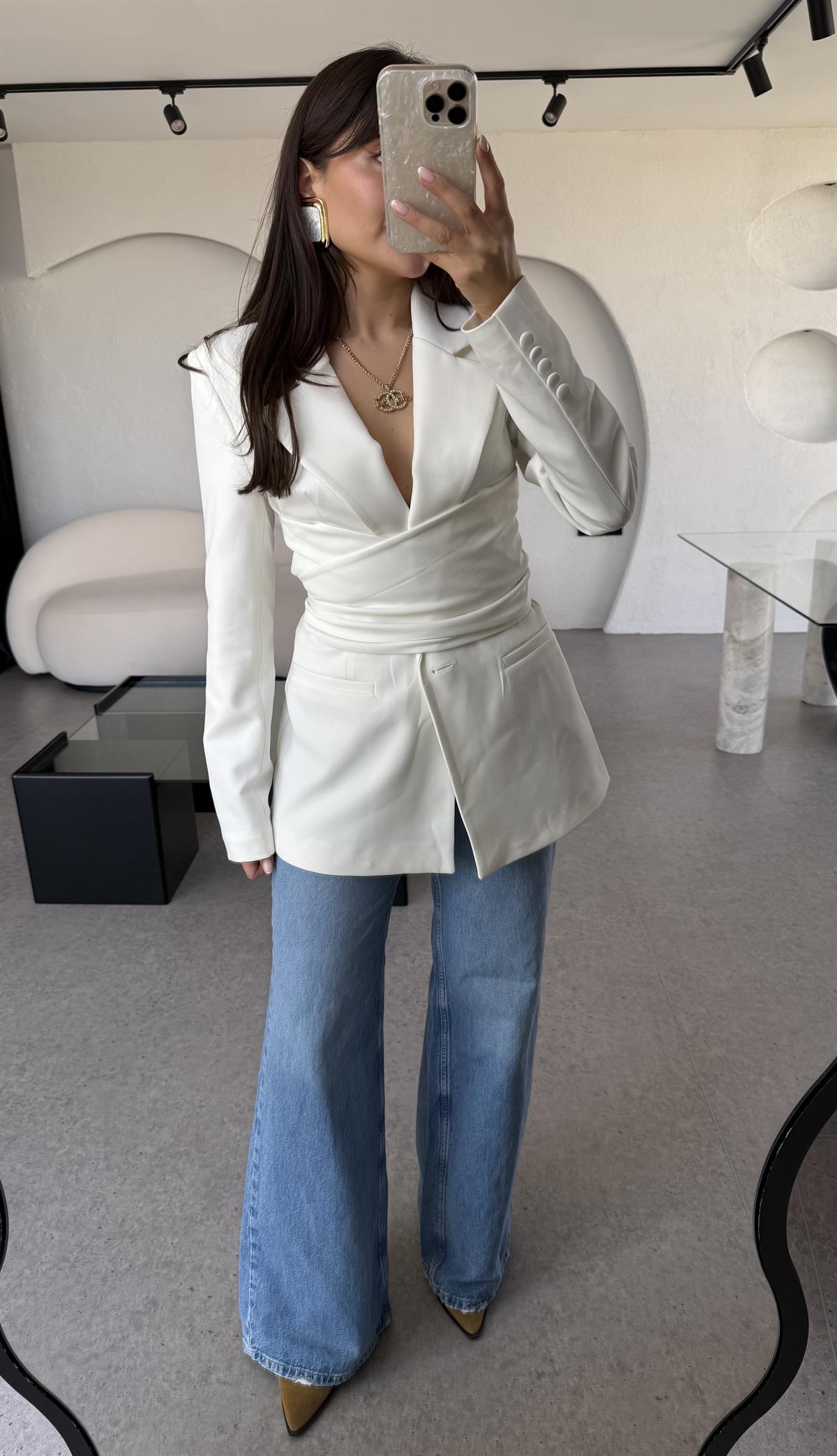 Mariel Beyaz Bağlamalı Premium Blazer Ceket