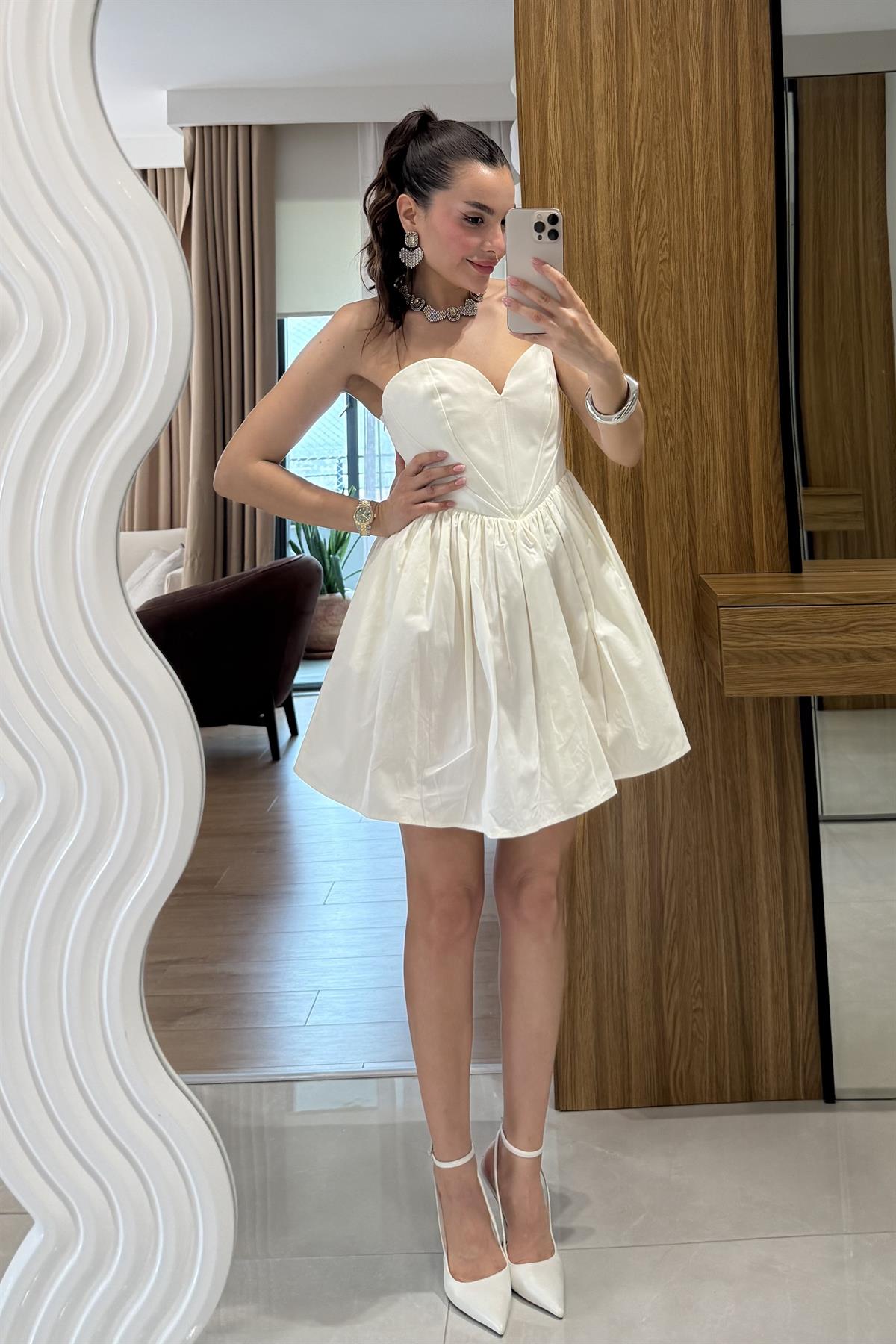 Marsilia Beyaz Kalp Yaka Mini Elbise