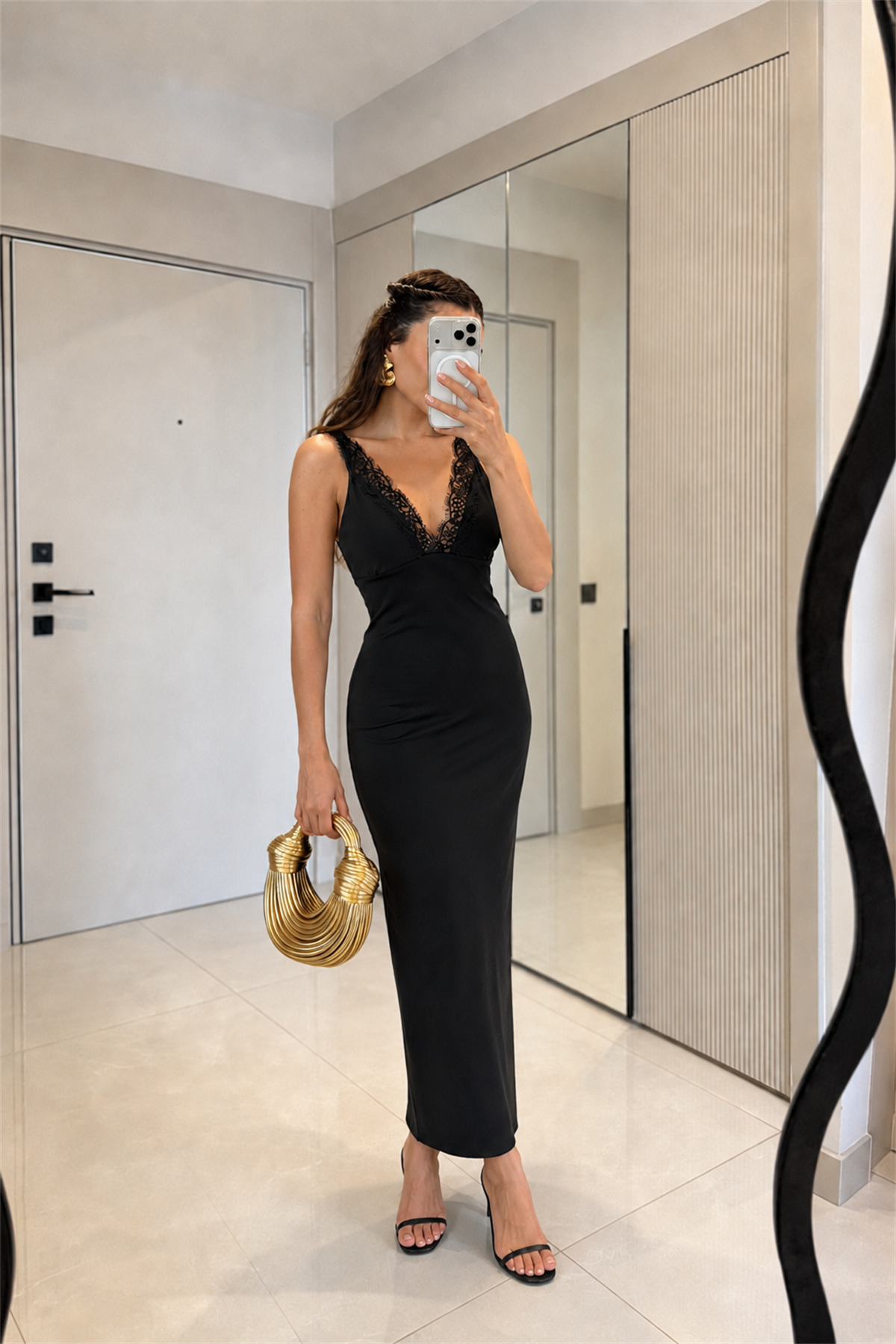 Marvelle Dantel Detaylı Siyah Maxi Elbise