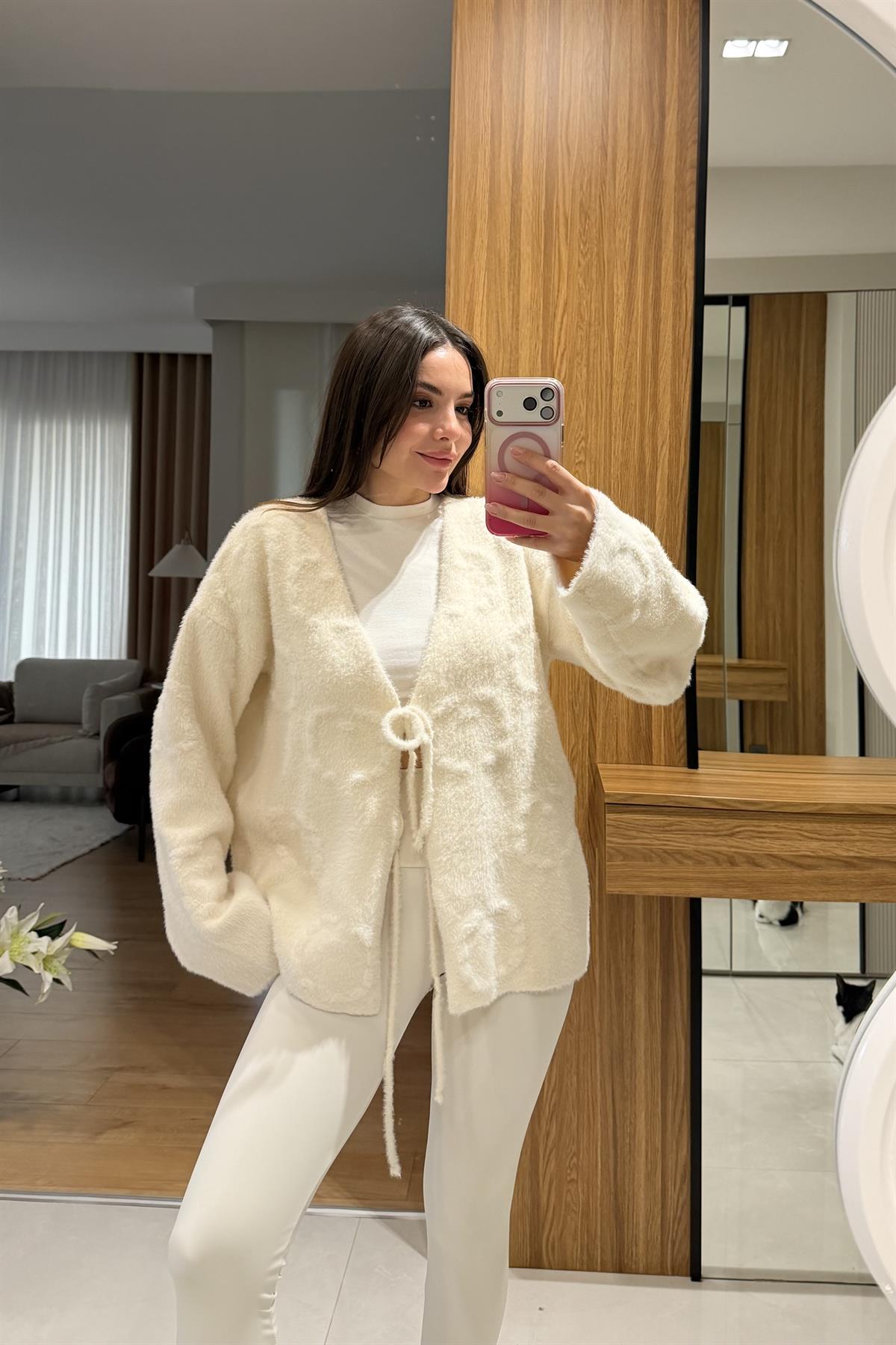 Marvin Krem Yumoş Dokulu Bağlamalı Hırka